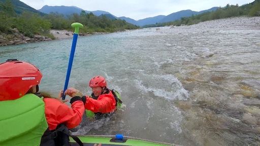 Steven Kazàn valt uit boot na harde klap in Het Onbekende