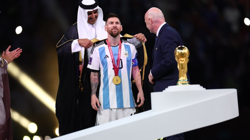 Messi na de WK-finale met FIFA-baas Infantino en sjeik Tamim bin Hamad Al Than