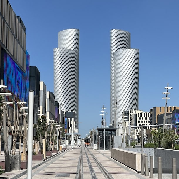 De Lusail Boulevard ligt er begin mei 2023 verlaten bij