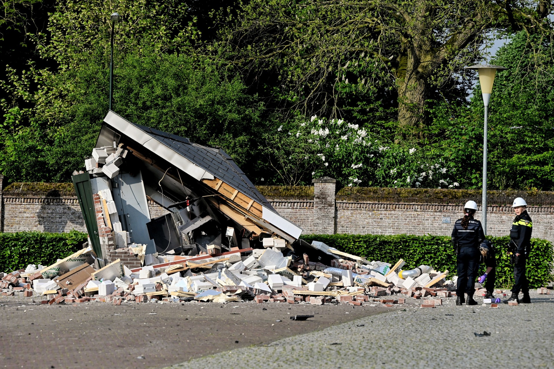 Gebouwtje met pinautomaat ingestort na plofkraak in Diessen