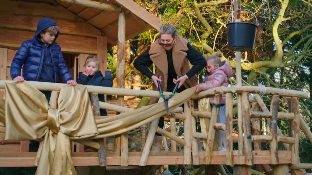 Bo organiseert housewarming voor boomhut in Echte Gooische Moeders: 'Hoe verzin je het?'