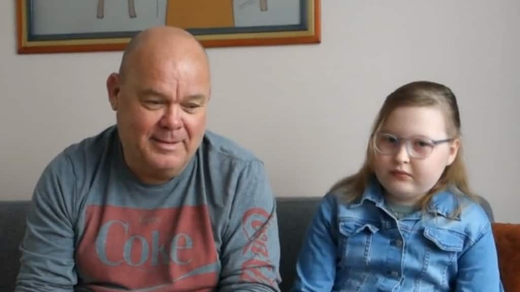 Familie en vrienden nemen afscheid van veerkrachtige Emelie in Niet Klein Te Krijgen