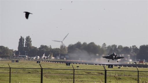 Oude camera's en behulpzame militairen: beveiliging leger rammelt