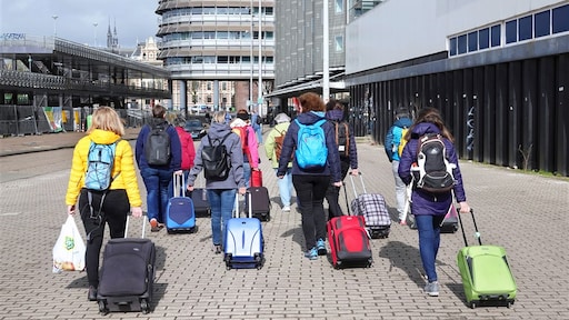 Massatoerisme terug van weggeweest: 'Bestemmingen vullen hun zakken'