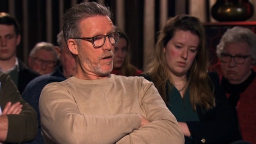 Wim bedreigt zijn keukenboer in Mr. Frank Visser Doet Uitspraak