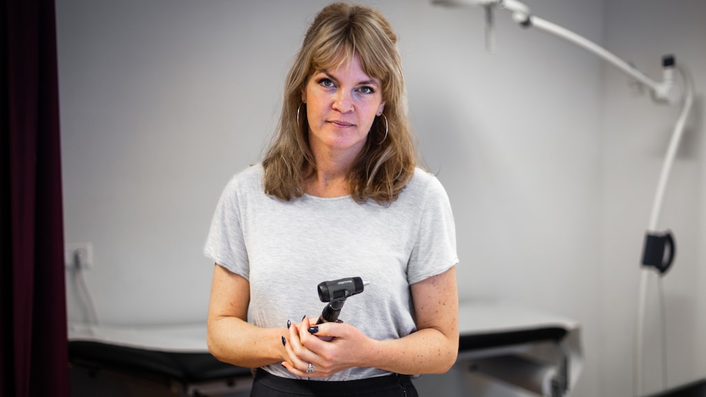 Michelle werkt één dag per week als straatarts in de Pauluskerk. In haar spreekkamer op de tweede verdieping ziet ze haar patiënten.