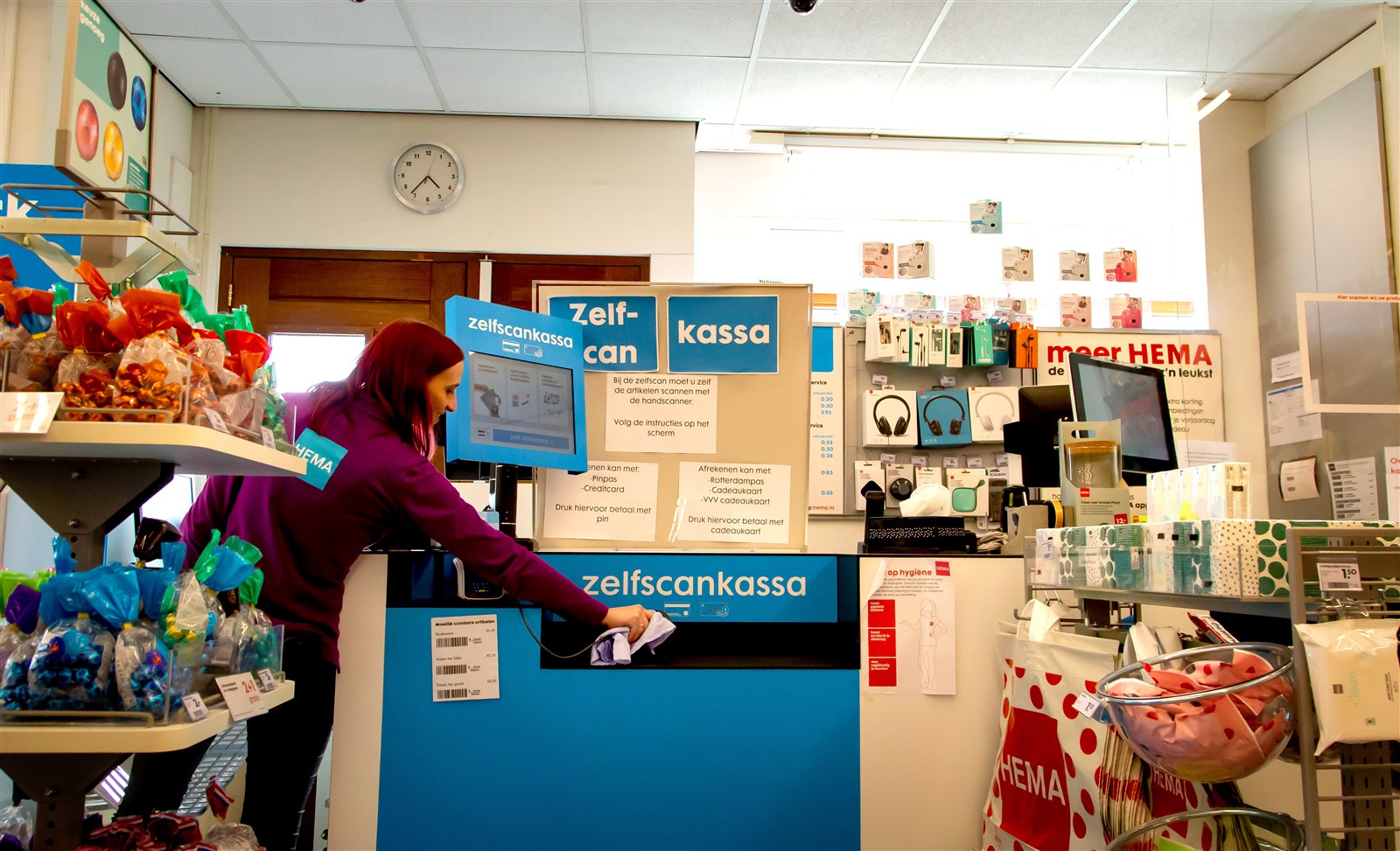De zelfscankassa is een parasiet 