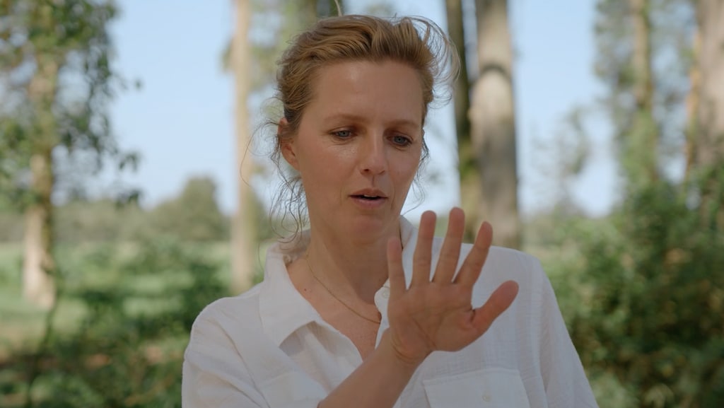 Leonie ter Braak hint cynisch op trouwwens in HPP: 'Ben ook gelukkig zonder ring die handen mooi maakt'