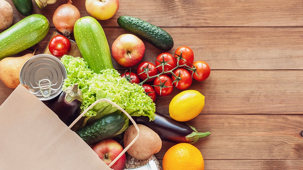 Zo bewaar je groente en fruit bij warm weer (zónder fruitvliegjes aan te trekken)
