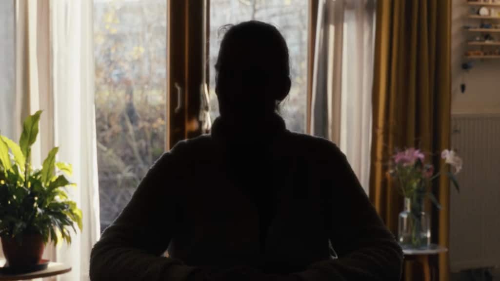 Een still uit de documentaire van een van de gesproken slachtoffers.