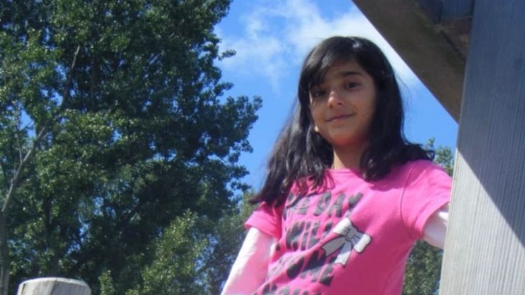 Nilab als jong meisje: "Ik kon thuis niet praten over dat ik me eenzaam voelde."