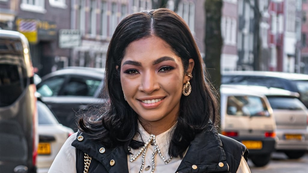 April Darby schoot vol bij eerste repetitie Keti Koti in Concert