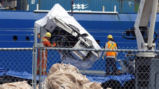 Brokstukken onderzeeër Titan aan land, vermoedelijk menselijke resten gevonden