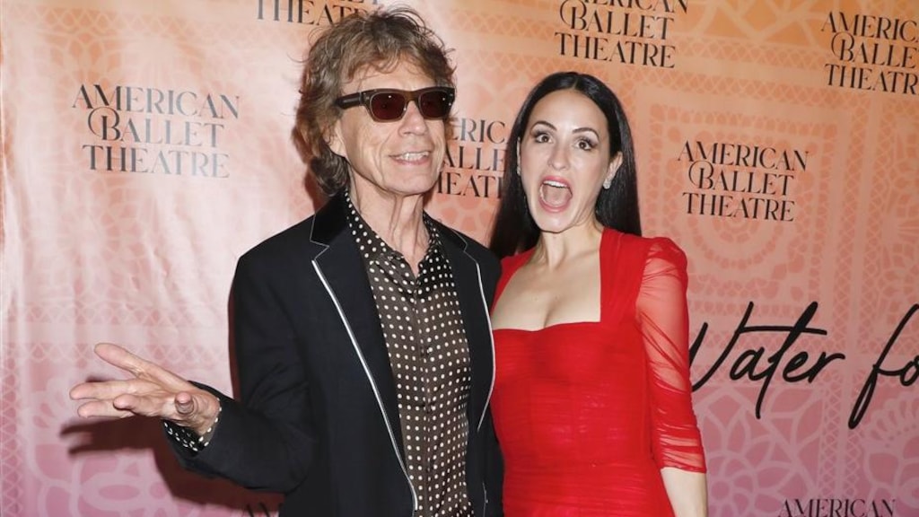 'Mick Jagger na negen jaar verloofd met vriendin'