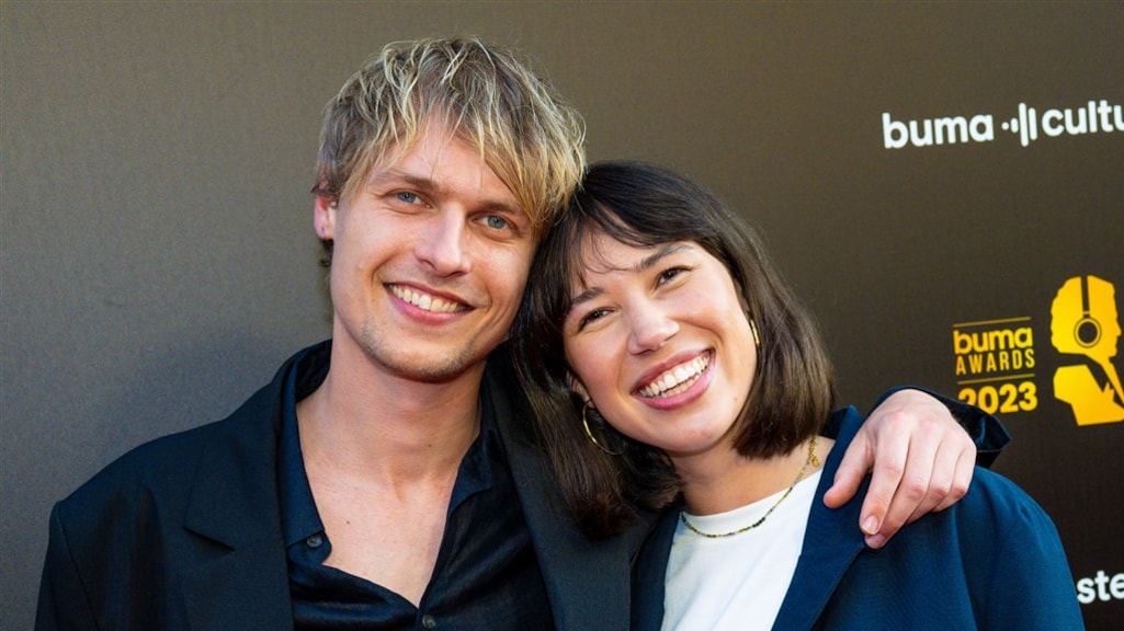 MEAU onthult relatie met haar gitarist: 'Het voelt zo fijn'