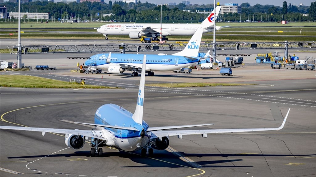 Schiphol moet toch krimpen: volgend jaar 40.000 vluchten minder