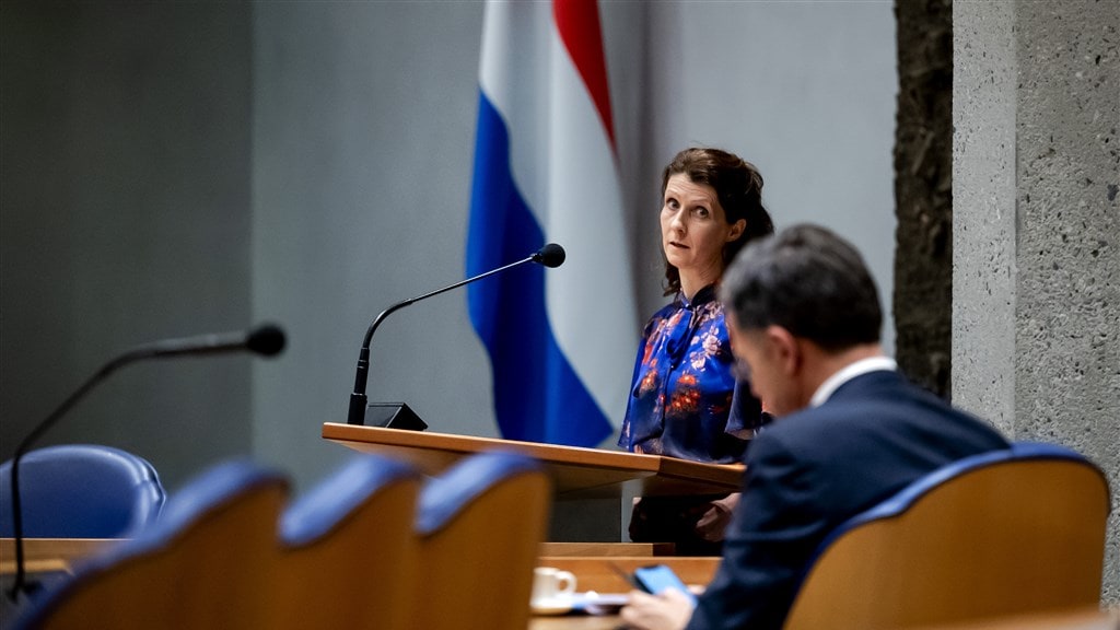 Flinke verwijten, maar vertrek Rutte haalt angel uit debat over kabinetsval