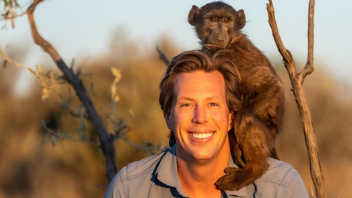 Freek Vonk op bezoek bij oude bekende uit B&B Vol Liefde in Zuid-Afrika