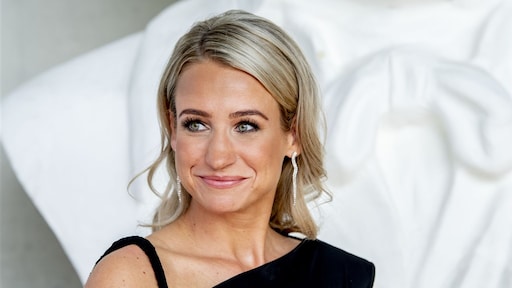 Dionne Stax geniet 'onwijs' van het moederschap: 'Mooie ontdekkingsreis'