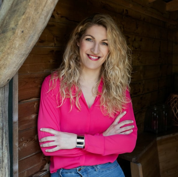 Onze expert: Eveline van de Waterlaat is diëtist en dieetpsycholoog. Ze schreef het boek 'Nu afvallen en nooit meer aankomen' en ook werkt ze als coach en spreker.