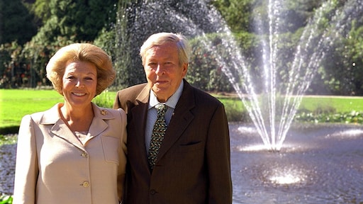 Déze acteurs spelen Beatrix en Claus in Videoland-serie over Máxima