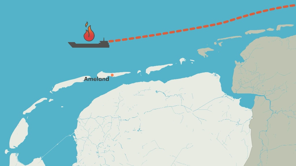 Het schip Fremantle Highway lag op ruim dertig kilometer boven de kust van Ameland.
