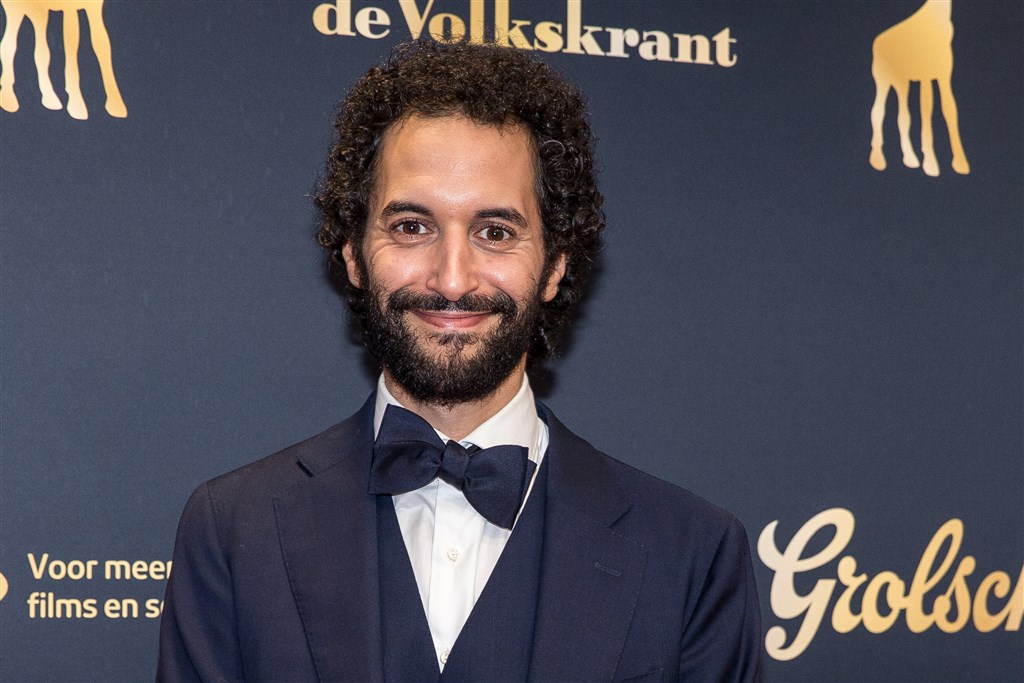 Mocro Maffia-acteur Achmed Akkabi getrouwd en kondigt babynieuws aan