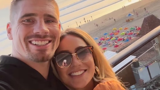 Rico Verhoeven geniet van zonvakantie met vriendin en kinderen