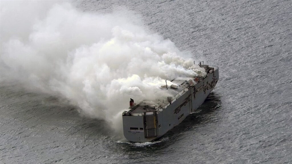 'Groot aantal' auto's op onderste dekken vrachtschip Fremantle Highway nog intact
