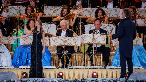 Optreden 15-jarige Emma bij André Rieu gaat viral