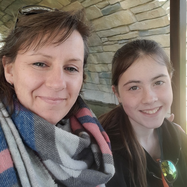 Mariska met haar dochter.