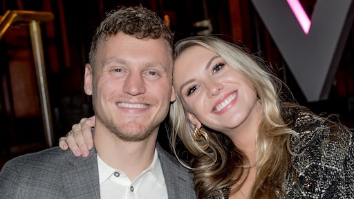 Kaj Gorgels deelt stralende strandfoto met zwangere Jessie Jazz