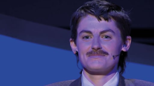 De Slimste Mens-kandidaat Rapper Elmer (Merel Pauw) deelt verhaal achter snor