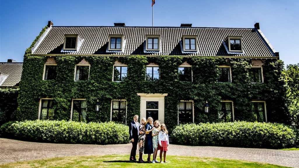 Waarom het landhuis van de koning per vierkante meter minder waard is dan een flat