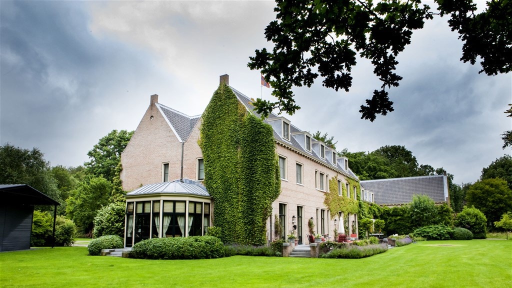 Zijaanzicht van de Eikenhorst.