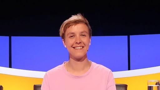 Non-binaire Soraya Riem rekent af met haters in De Slimste Mens