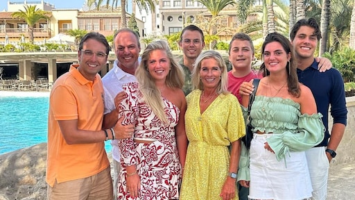 Frans Bauer wint zelfs op vakantie de strijd tegen de kilo's: '2,5 kilo kwijt'