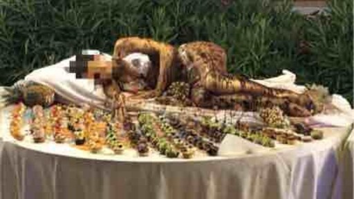 Hotel italiano si scusa dopo le polemiche per una donna in bikini al tavolo dei dolci | Notizie RTL Hotel italiano si scusa dopo le polemiche per una donna in bikini al tavolo dei dolci | Notizie RTL