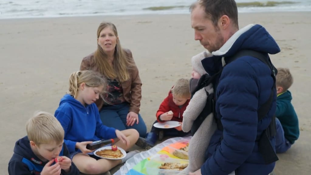 Een Huis Vol-gezin herdenkt overleden dochtertje: 'Ze hoort nog steeds bij ons'