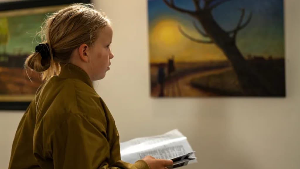 Sofia leert bij een expositie over Van Gogh over kunst