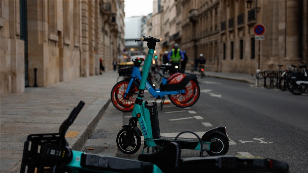 Parijs ruimt laatste elektrische stepjes op, vanaf vandaag verboden