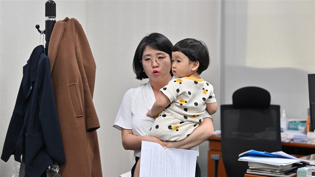 Zuid-Korea biedt mensen geld om baby's te krijgen, maar bijna niemand hapt toe
