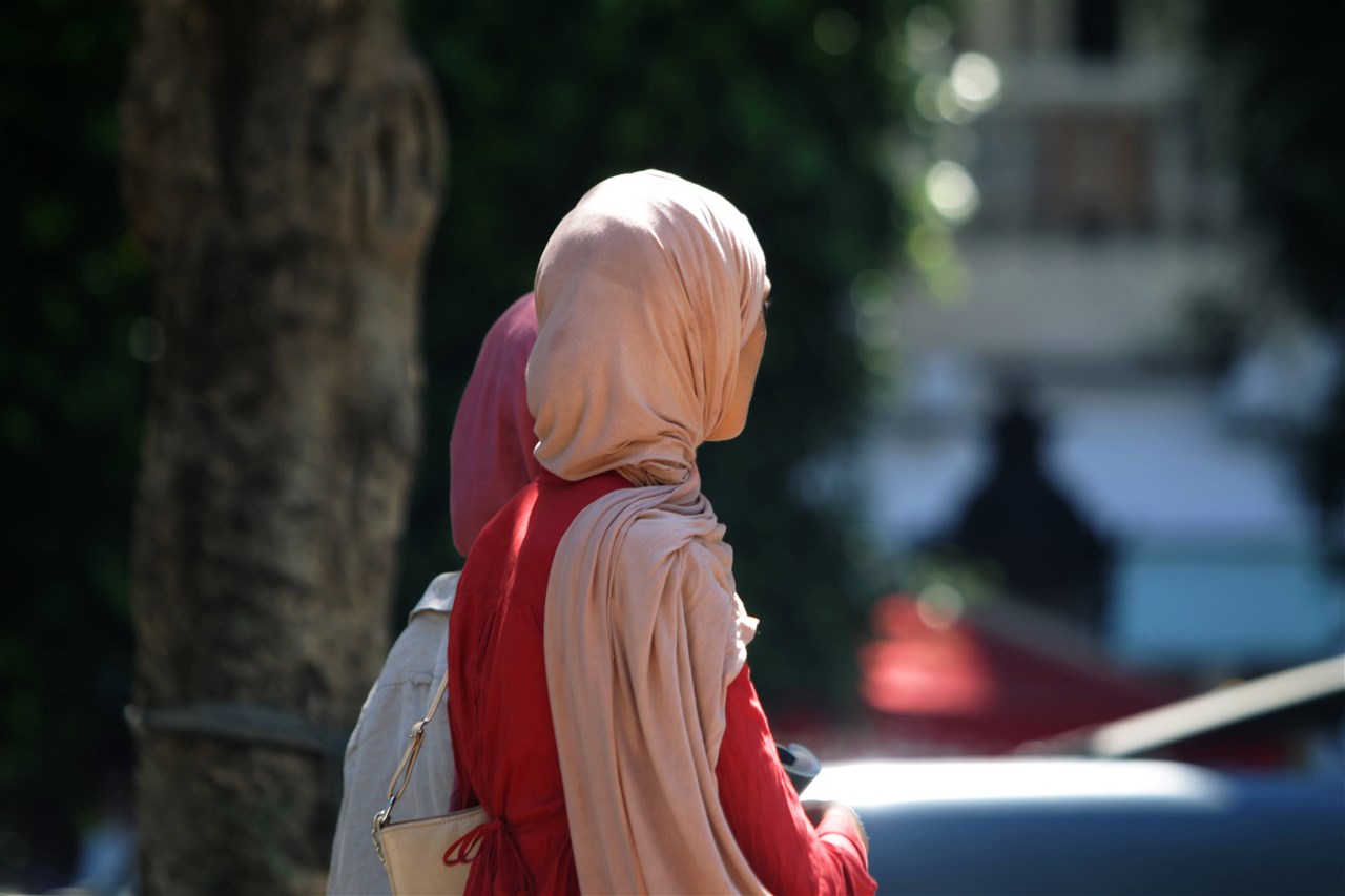 Franse scholen laten bijna 300 meisjes met abaya-gewaad niet toe