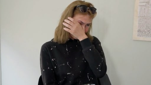 20-jarige Nina barst in tranen uit in Vier Handen Op Eén Buik: 'Emmer is vol'