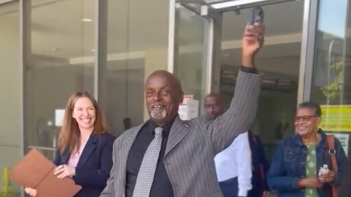 'Eindelijk vrij!' Amerikaan na 48 jaar vrijgesproken van verkrachting