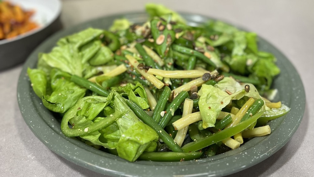 Groene salade met mosterddressing