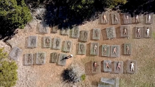 Een veld vol ontbindende lichamen voor onderzoek? Zo werkt een bodyfarm