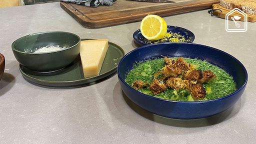 Spinaziesoep met Parmezaan croutons