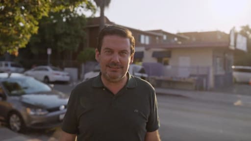 Ruben Nicolai verrast in De Erfgenaam werkloze Tyler met erfenis van 37.000 euro