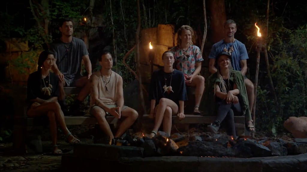 Eva Simons shockeert kampleden met meesterzet in Expeditie Robinson